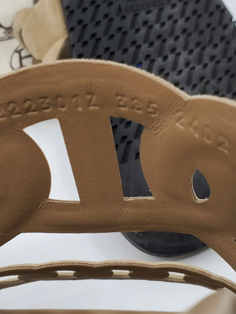 HERMES EXTRA SANDAL -SIZE 38.5 - Picture 7 of 8
